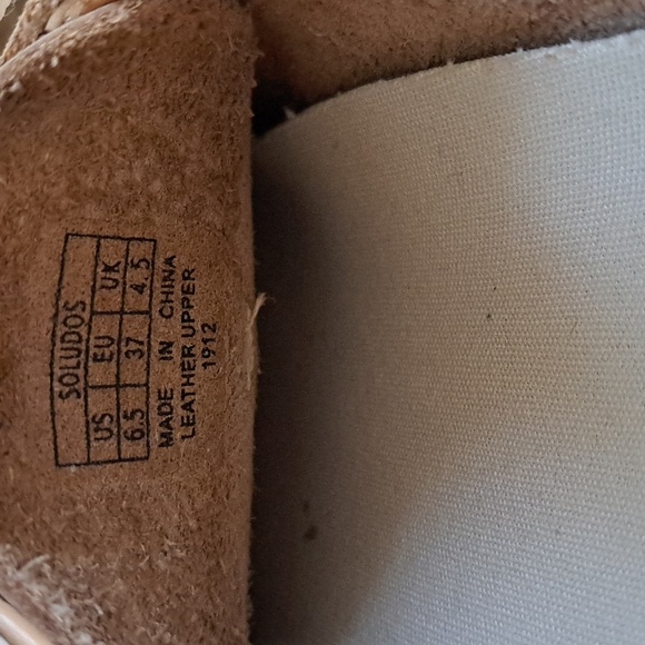 Soludos Womens Classic Light Tan Suede Casual Sneakers Off-White Soles Sz. 6.5‎ - Picture 8 of 8